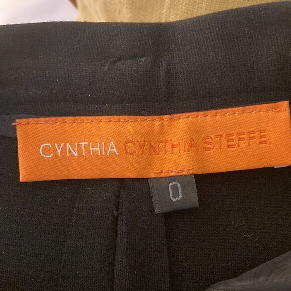 Cynthia Cynthia Steffe Skirt in Black. Tulip shape, side pockets. Size 0. - Picture 8 of 10